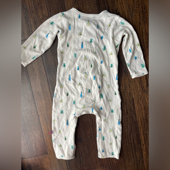 Boy’s magnetic me 6-9 months outfit- lightly used - Picture 2 of 4